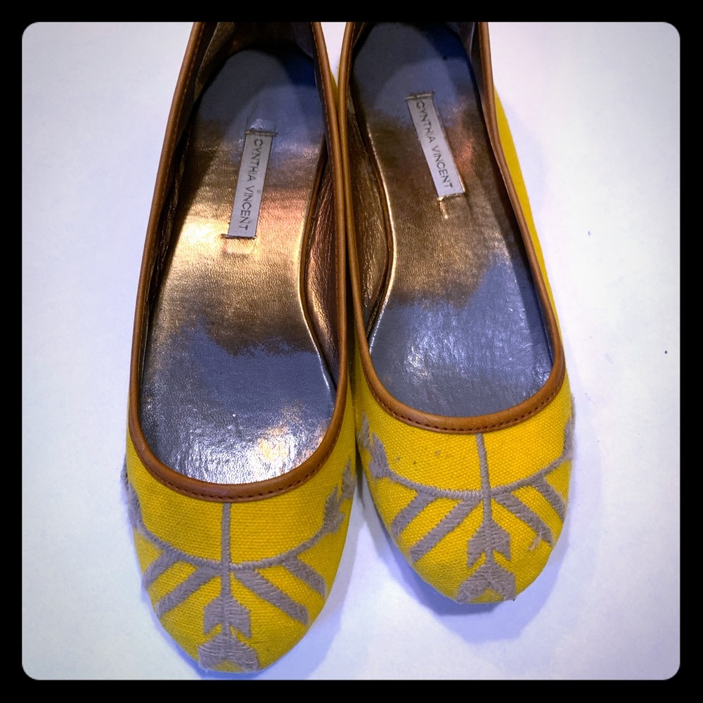 Adorable flats